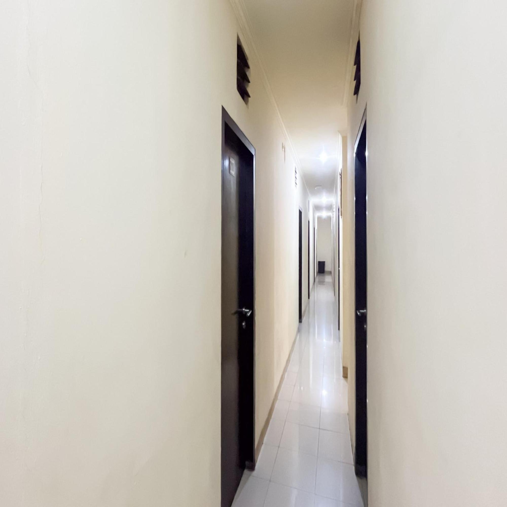 Arcadia Rooms Redpartner Yakarta Exterior foto